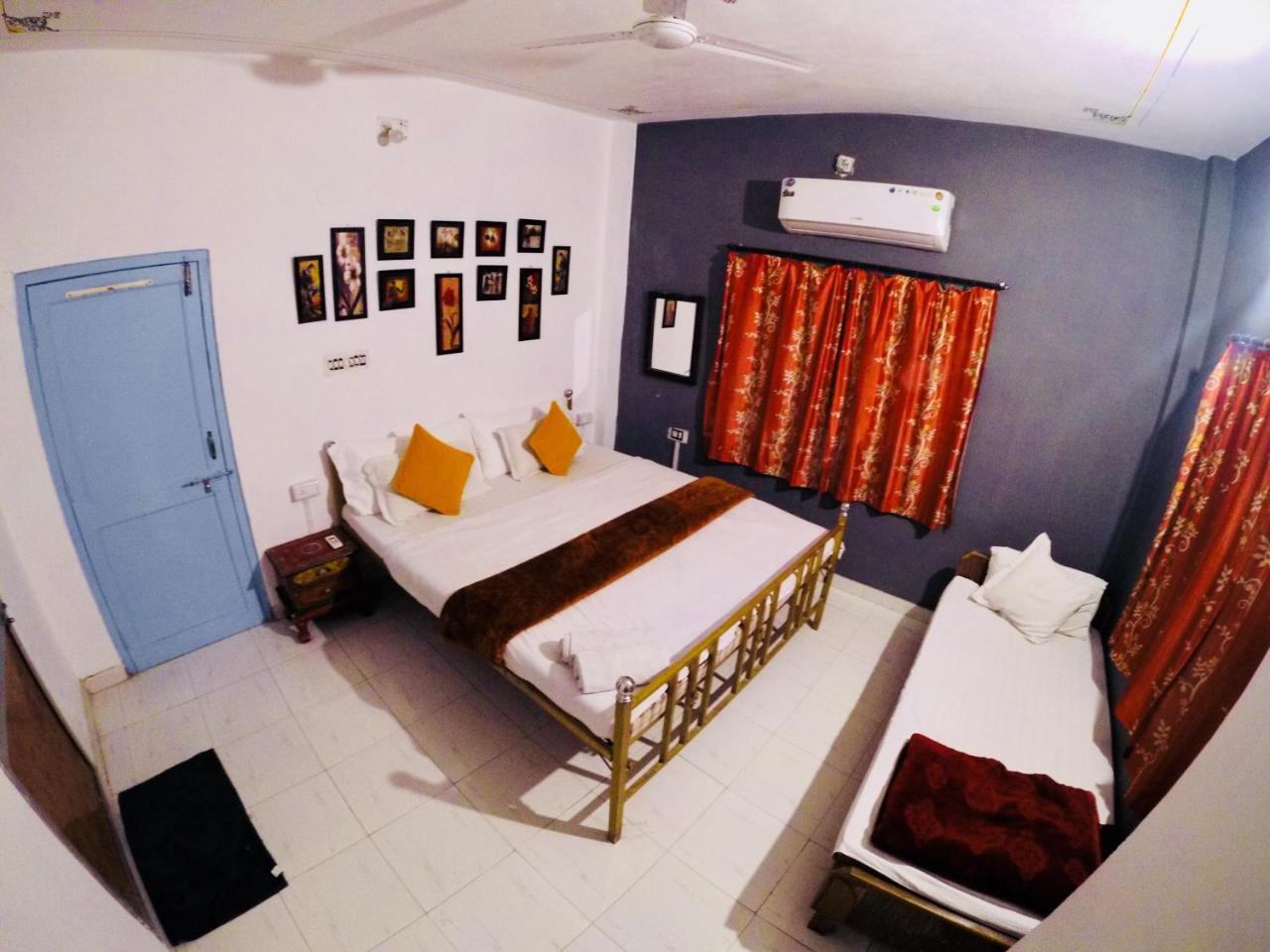 The Hostel Crawl أُودايبور المظهر الخارجي الصورة